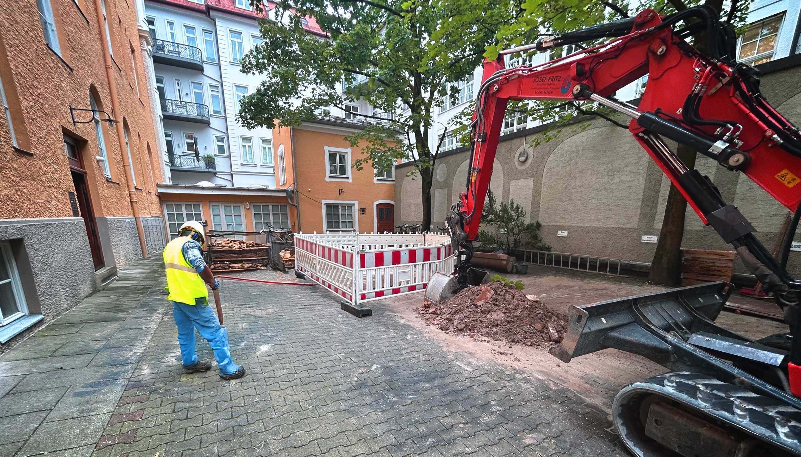 Bild von Arbeitern beim kanalbau